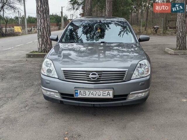 Серый Ниссан Теана, объемом двигателя 2.35 л и пробегом 300 тыс. км за 5000 $, фото 3 на Automoto.ua
