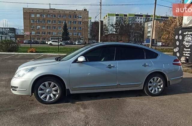 Сірий Ніссан Теана, об'ємом двигуна 3.5 л та пробігом 294 тис. км за 6500 $, фото 4 на Automoto.ua