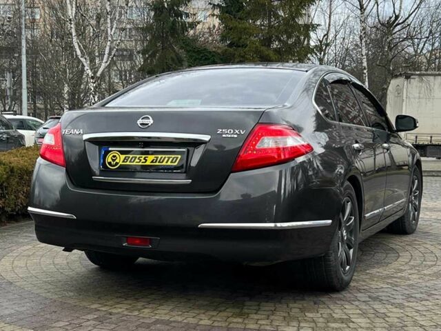 Серый Ниссан Теана, объемом двигателя 2.5 л и пробегом 176 тыс. км за 8200 $, фото 6 на Automoto.ua
