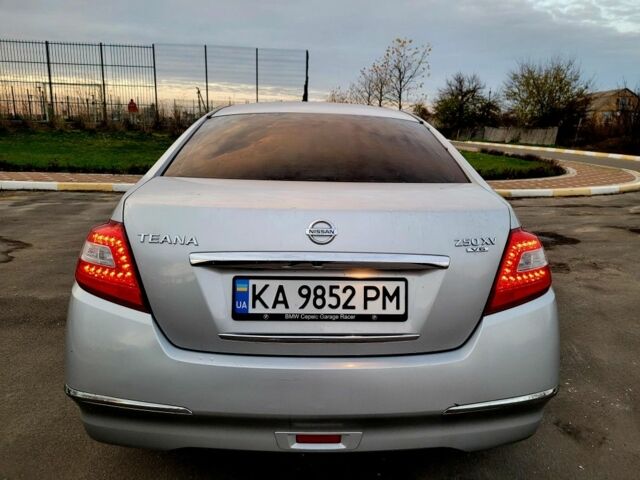 Серый Ниссан Теана, объемом двигателя 2.5 л и пробегом 282 тыс. км за 7900 $, фото 20 на Automoto.ua