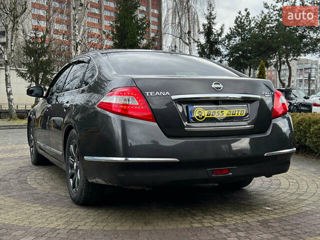 Серый Ниссан Теана, объемом двигателя 2.5 л и пробегом 176 тыс. км за 8200 $, фото 4 на Automoto.ua