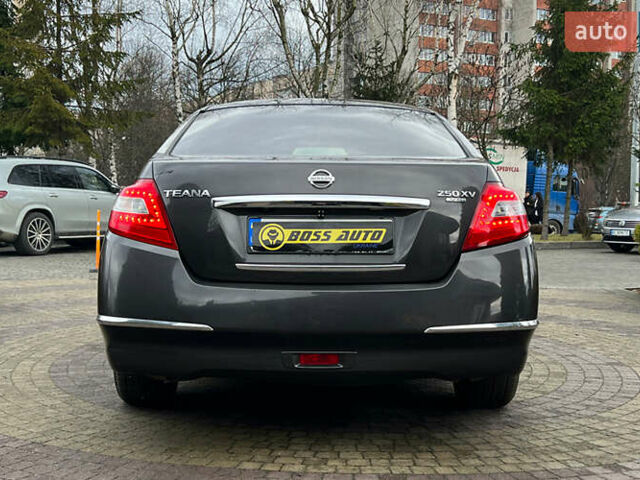 Серый Ниссан Теана, объемом двигателя 2.5 л и пробегом 176 тыс. км за 8200 $, фото 5 на Automoto.ua