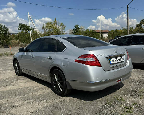 Серый Ниссан Теана, объемом двигателя 2.5 л и пробегом 235 тыс. км за 6999 $, фото 3 на Automoto.ua