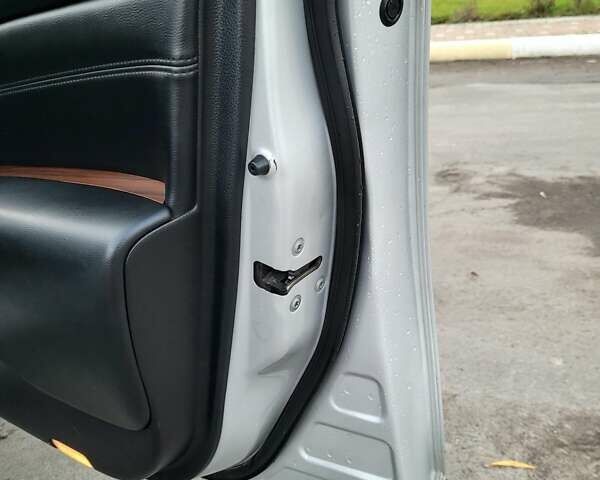 Серый Ниссан Теана, объемом двигателя 2.5 л и пробегом 282 тыс. км за 7900 $, фото 20 на Automoto.ua