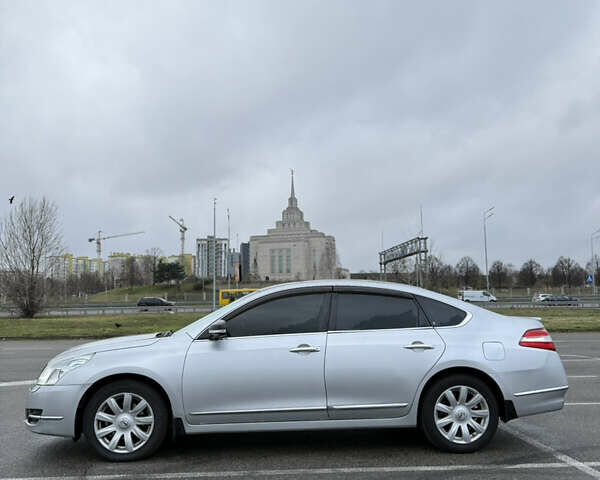 Сірий Ніссан Теана, об'ємом двигуна 3.5 л та пробігом 205 тис. км за 5600 $, фото 2 на Automoto.ua