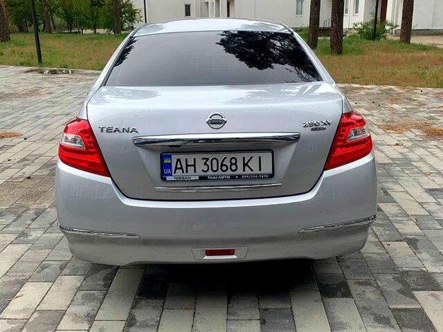 Сірий Ніссан Теана, об'ємом двигуна 2.5 л та пробігом 224 тис. км за 7300 $, фото 3 на Automoto.ua