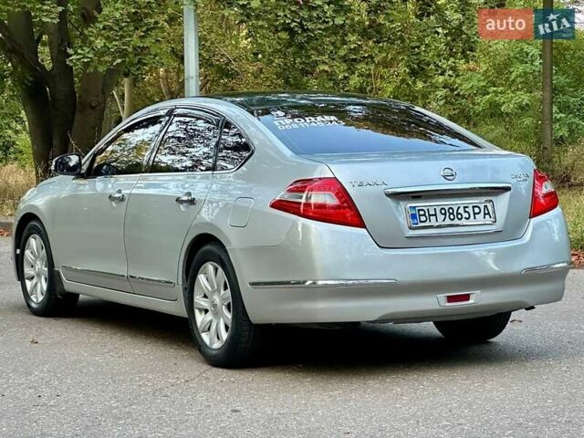 Серый Ниссан Теана, объемом двигателя 2.5 л и пробегом 307 тыс. км за 6599 $, фото 4 на Automoto.ua