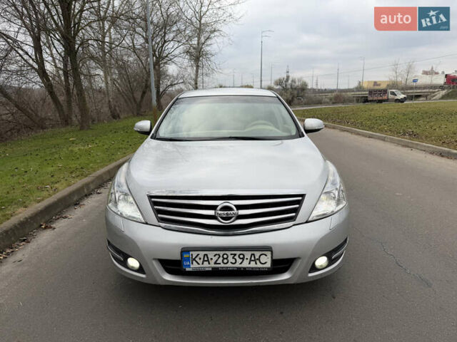 Серый Ниссан Теана, объемом двигателя 2.5 л и пробегом 275 тыс. км за 5999 $, фото 1 на Automoto.ua