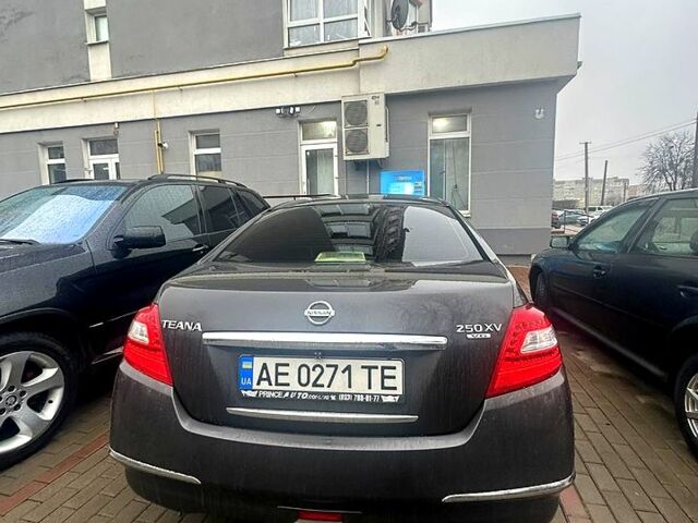 Серый Ниссан Теана, объемом двигателя 2.5 л и пробегом 178 тыс. км за 8500 $, фото 3 на Automoto.ua