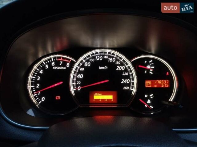 Серый Ниссан Теана, объемом двигателя 2.5 л и пробегом 178 тыс. км за 8700 $, фото 9 на Automoto.ua