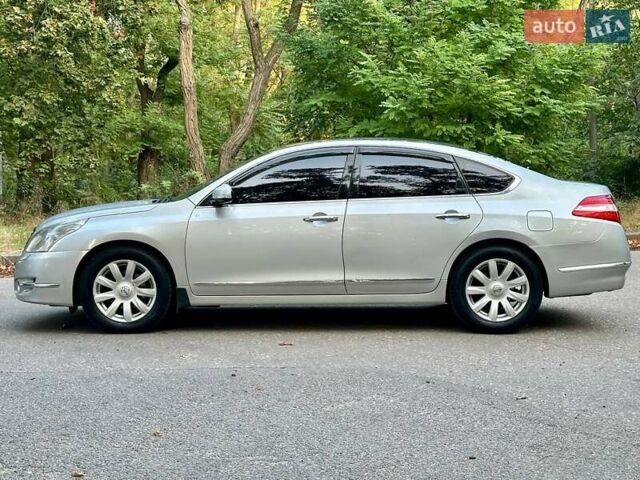 Серый Ниссан Теана, объемом двигателя 2.5 л и пробегом 307 тыс. км за 6599 $, фото 7 на Automoto.ua