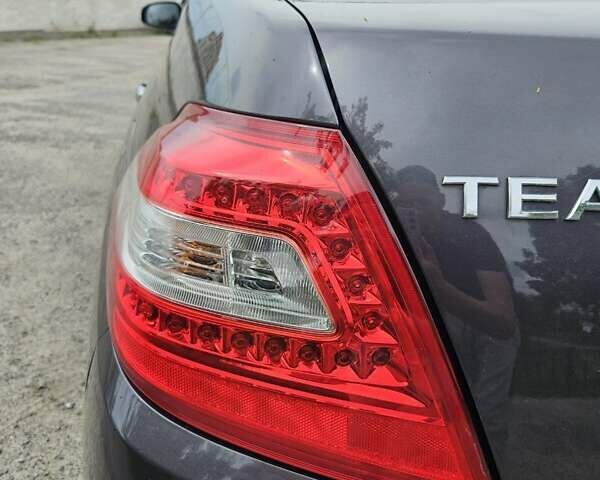 Серый Ниссан Теана, объемом двигателя 3.5 л и пробегом 260 тыс. км за 5900 $, фото 23 на Automoto.ua