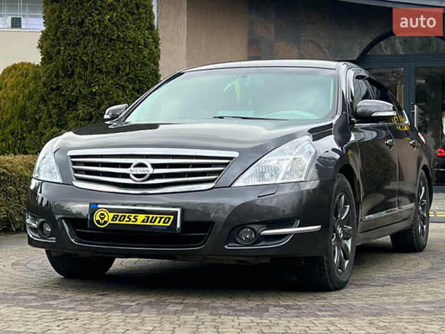 Серый Ниссан Теана, объемом двигателя 2.5 л и пробегом 176 тыс. км за 8200 $, фото 2 на Automoto.ua