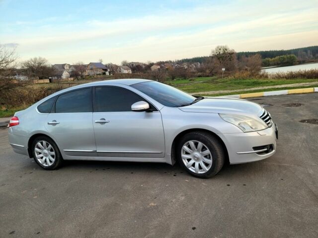 Серый Ниссан Теана, объемом двигателя 2.5 л и пробегом 282 тыс. км за 7900 $, фото 2 на Automoto.ua