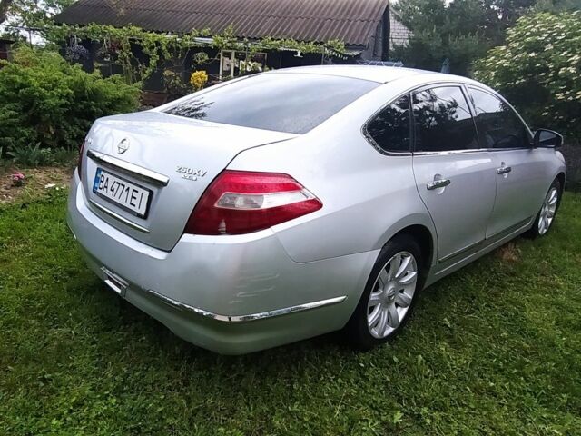 Серый Ниссан Теана, объемом двигателя 0 л и пробегом 317 тыс. км за 5500 $, фото 3 на Automoto.ua