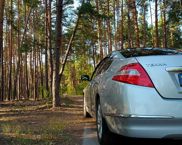 Серый Ниссан Теана, объемом двигателя 3.5 л и пробегом 241 тыс. км за 7000 $, фото 15 на Automoto.ua