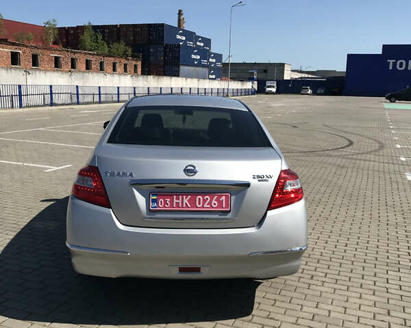 Серый Ниссан Теана, объемом двигателя 2.5 л и пробегом 206 тыс. км за 6200 $, фото 15 на Automoto.ua