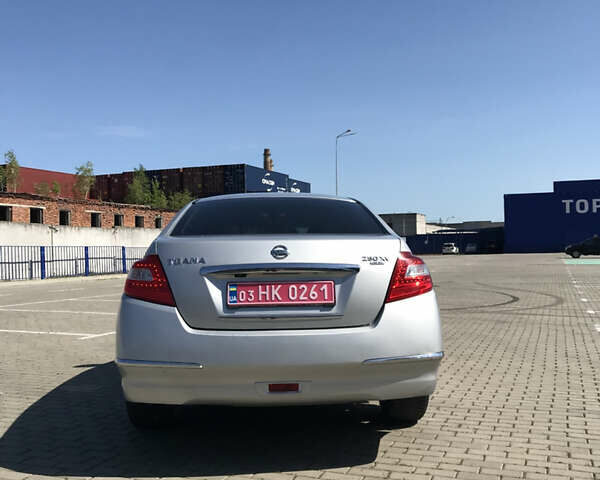 Серый Ниссан Теана, объемом двигателя 2.5 л и пробегом 206 тыс. км за 6200 $, фото 13 на Automoto.ua