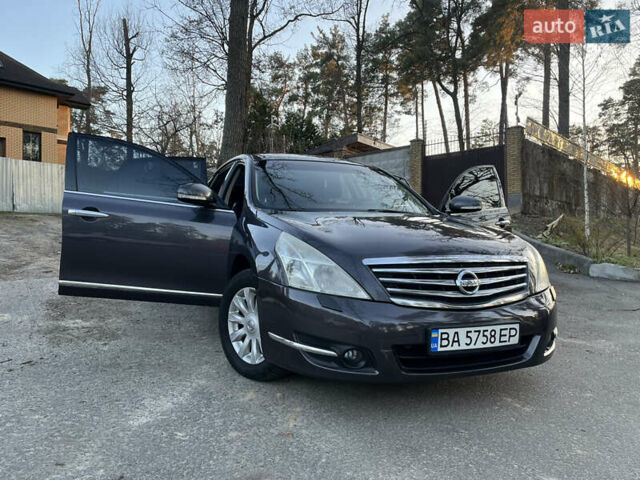 Серый Ниссан Теана, объемом двигателя 2.5 л и пробегом 208 тыс. км за 7000 $, фото 8 на Automoto.ua