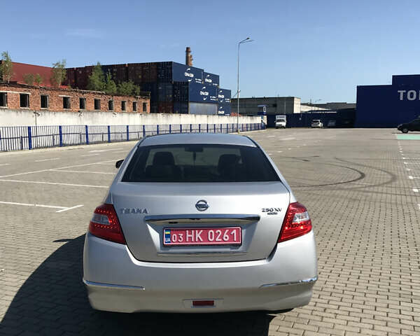 Серый Ниссан Теана, объемом двигателя 2.5 л и пробегом 206 тыс. км за 6200 $, фото 14 на Automoto.ua