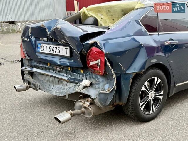 Синий Ниссан Теана, объемом двигателя 2.35 л и пробегом 280 тыс. км за 3300 $, фото 26 на Automoto.ua