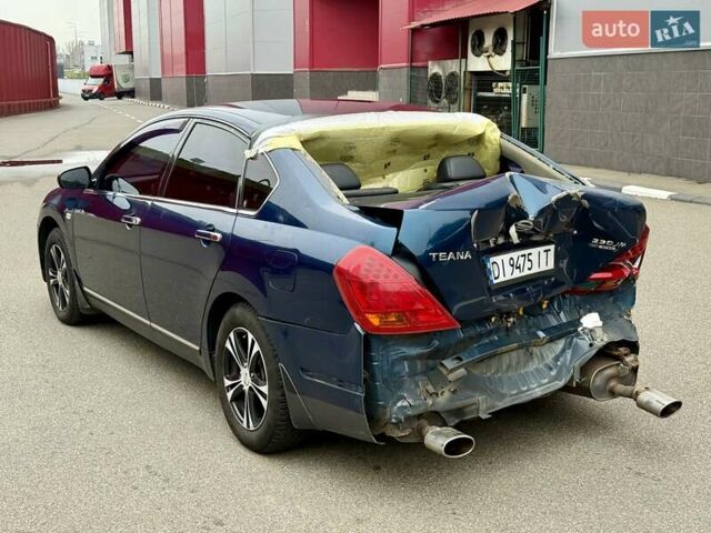 Синий Ниссан Теана, объемом двигателя 2.35 л и пробегом 280 тыс. км за 3300 $, фото 5 на Automoto.ua