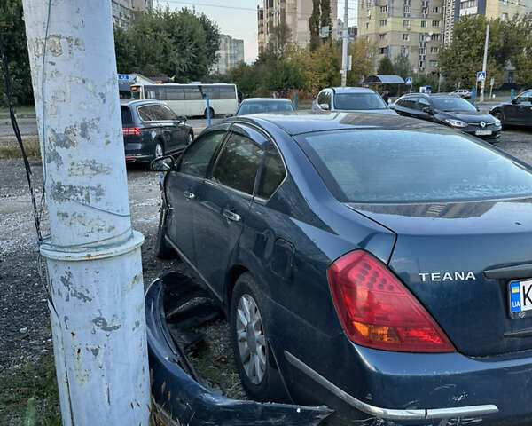 Ниссан Теана 2007 в Киеве на Automoto.ua Синий Ниссан Теана, объемом двигателя 2.35 л и пробегом 228 тыс. км за 2900 $, фото 7 на Automoto.ua