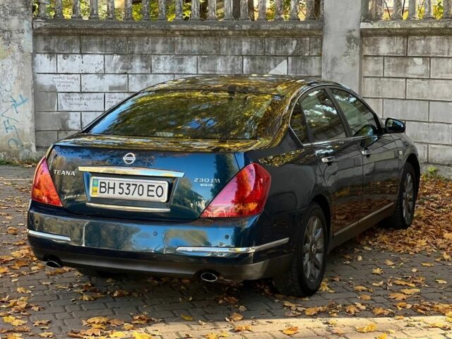 Синій Ніссан Теана, об'ємом двигуна 2.3 л та пробігом 230 тис. км за 4999 $, фото 2 на Automoto.ua