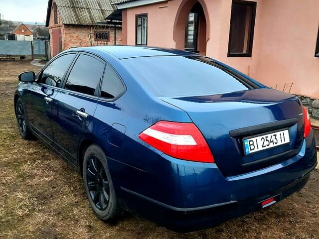 Синий Ниссан Теана, объемом двигателя 2.5 л и пробегом 290 тыс. км за 6999 $, фото 4 на Automoto.ua