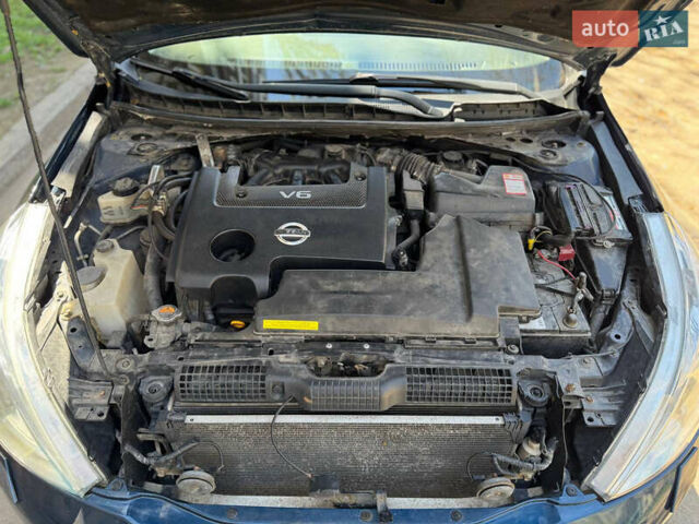 Ниссан Теана 2011 в Николаеве на Automoto.ua Синий Ниссан Теана, объемом двигателя 2.5 л и пробегом 230 тыс. км за 9200 $, фото 9 на Automoto.ua