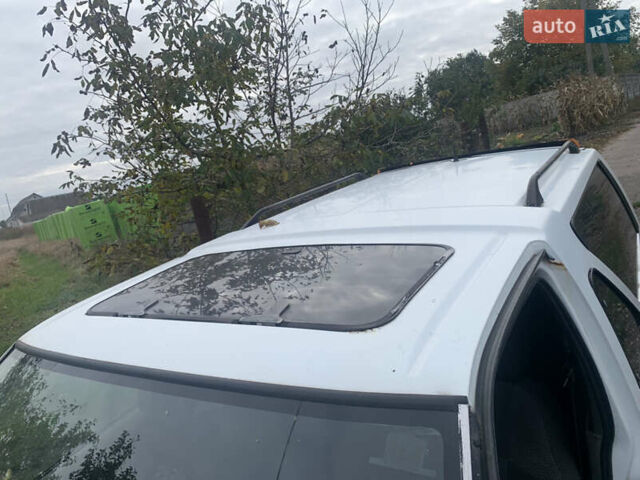 Білий Ніссан Террано, об'ємом двигуна 2.39 л та пробігом 200 тис. км за 2800 $, фото 5 на Automoto.ua