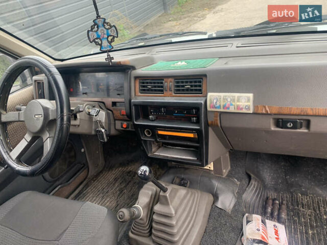 Білий Ніссан Террано, об'ємом двигуна 2.39 л та пробігом 200 тис. км за 2800 $, фото 7 на Automoto.ua