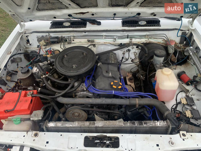 Білий Ніссан Террано, об'ємом двигуна 2.39 л та пробігом 200 тис. км за 2800 $, фото 9 на Automoto.ua
