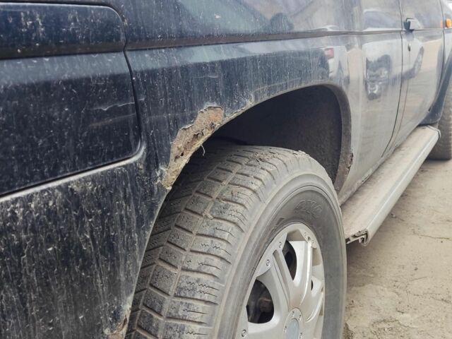 Чорний Ніссан Террано, об'ємом двигуна 2.4 л та пробігом 200 тис. км за 2600 $, фото 4 на Automoto.ua