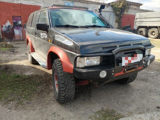 Черный Ниссан Террано, объемом двигателя 0 л и пробегом 267 тыс. км за 3700 $, фото 2 на Automoto.ua