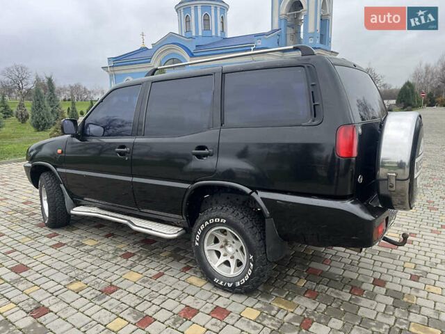 Чорний Ніссан Террано, об'ємом двигуна 2.39 л та пробігом 520 тис. км за 4400 $, фото 4 на Automoto.ua