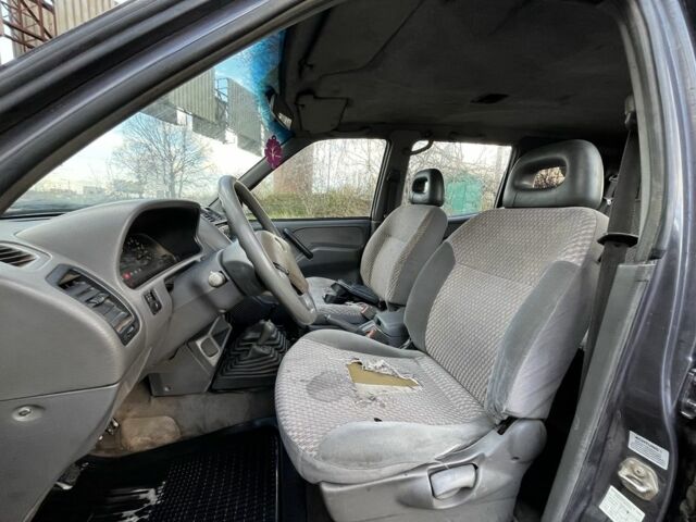 Чорний Ніссан Террано, об'ємом двигуна 2.7 л та пробігом 293 тис. км за 1600 $, фото 6 на Automoto.ua