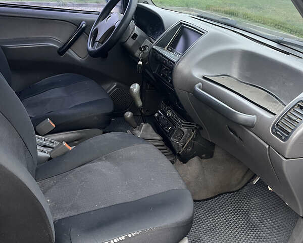 Чорний Ніссан Террано, об'ємом двигуна 2.39 л та пробігом 520 тис. км за 4400 $, фото 9 на Automoto.ua