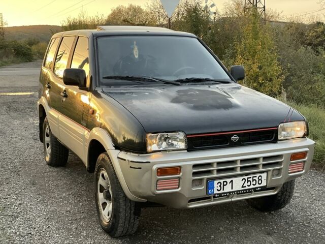 Чорний Ніссан Террано, об'ємом двигуна 2.4 л та пробігом 220 тис. км за 2300 $, фото 3 на Automoto.ua