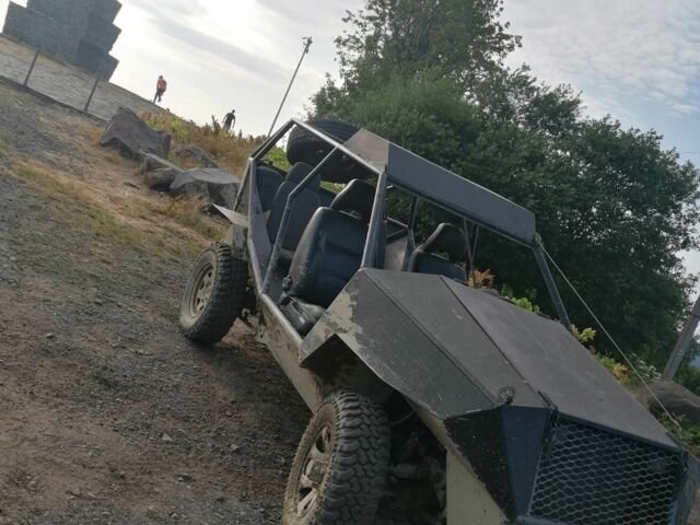 Черный Ниссан Террано, объемом двигателя 2 л и пробегом 200 тыс. км за 3500 $, фото 4 на Automoto.ua