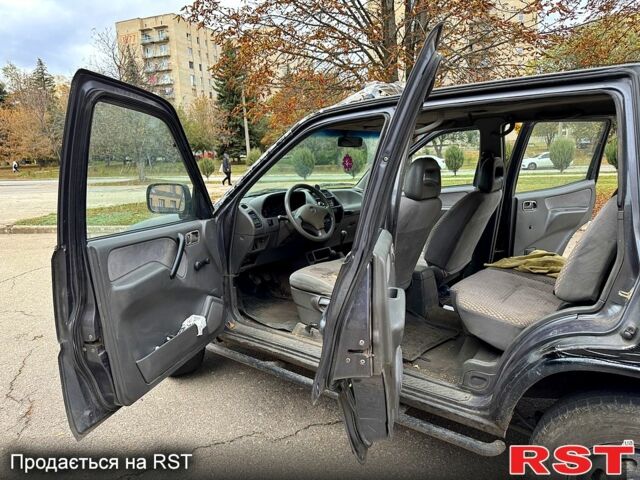 Чорний Ніссан Террано, об'ємом двигуна 2.7 л та пробігом 360 тис. км за 1350 $, фото 2 на Automoto.ua