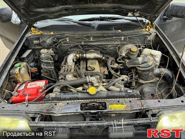 Чорний Ніссан Террано, об'ємом двигуна 2.7 л та пробігом 360 тис. км за 1350 $, фото 7 на Automoto.ua