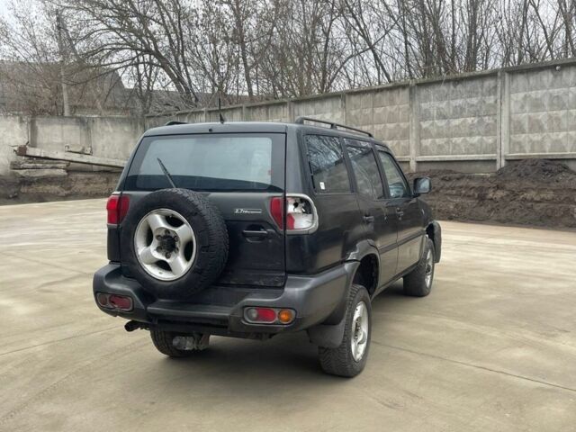 Чорний Ніссан Террано, об'ємом двигуна 2.7 л та пробігом 175 тис. км за 1600 $, фото 3 на Automoto.ua