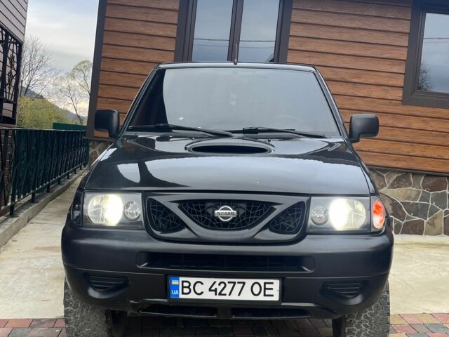 Черный Ниссан Террано, объемом двигателя 2.7 л и пробегом 158 тыс. км за 7300 $, фото 3 на Automoto.ua