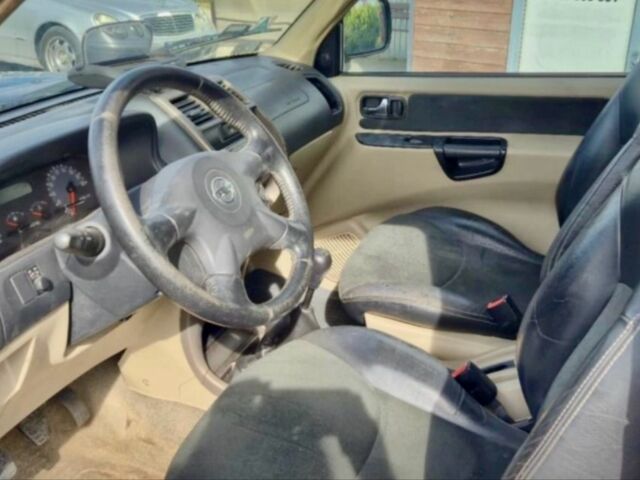 Черный Ниссан Террано, объемом двигателя 0 л и пробегом 300 тыс. км за 3399 $, фото 5 на Automoto.ua