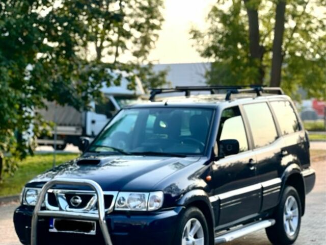 Черный Ниссан Террано, объемом двигателя 0 л и пробегом 300 тыс. км за 3399 $, фото 1 на Automoto.ua