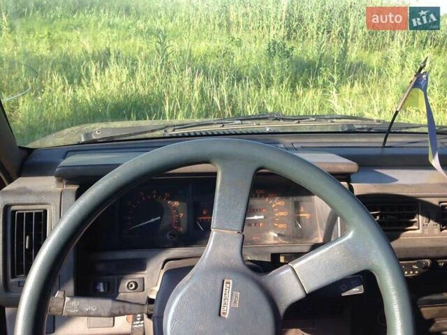 Червоний Ніссан Террано, об'ємом двигуна 2.4 л та пробігом 272 тис. км за 4900 $, фото 6 на Automoto.ua