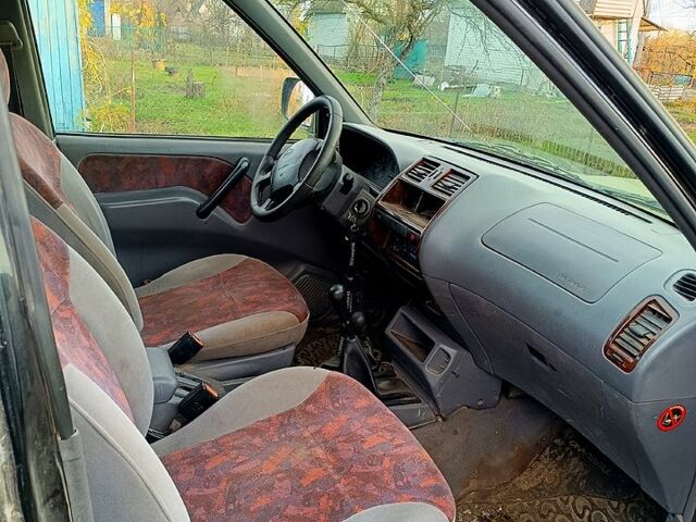 Ніссан Террано, об'ємом двигуна 2.7 л та пробігом 327 тис. км за 2400 $, фото 4 на Automoto.ua