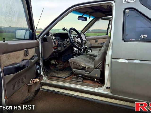 Сірий Ніссан Террано, об'ємом двигуна 2.7 л та пробігом 463 тис. км за 5600 $, фото 2 на Automoto.ua