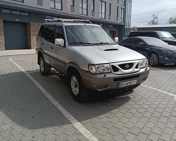 Серый Ниссан Террано, объемом двигателя 2.7 л и пробегом 300 тыс. км за 6800 $, фото 7 на Automoto.ua